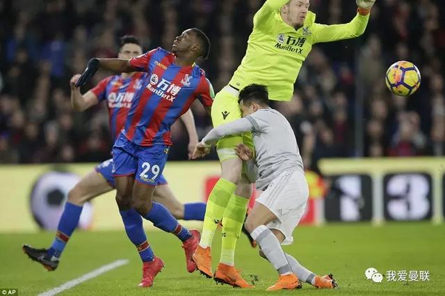 九游在线游戏平台包含足球赛场再起风云：闽南赤兔队小胜江畔火箭队，脚步移动更到位争冠格局再洗牌的词条