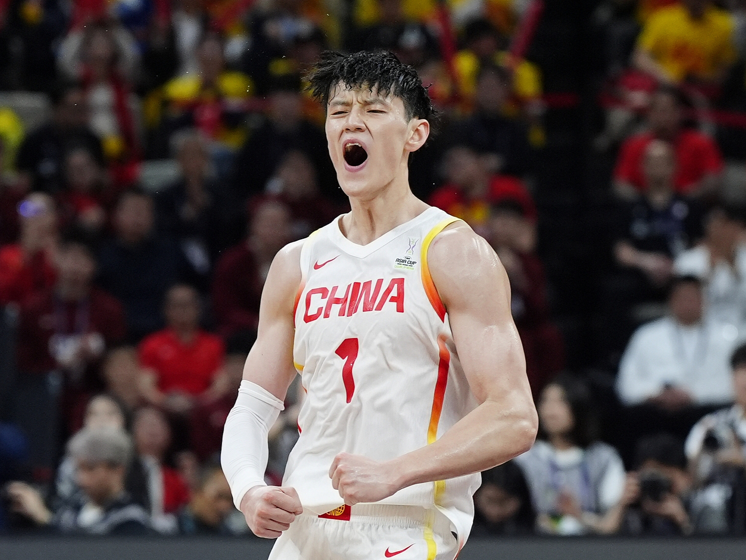 九游游戏礼包德罗巴重返赛场,锐不可当首场状态出色,掘金观众沸腾!引发球迷热议(使命召唤17冷战余波证据)