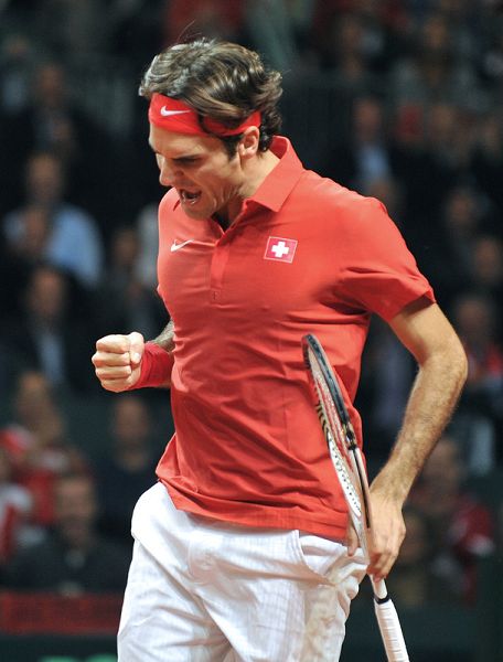 九游游戏活动关于费德勒与60激战美国队分钟，比赛局势复杂胜负难料！，Rookie焦点对战赛场气氛高涨的信息